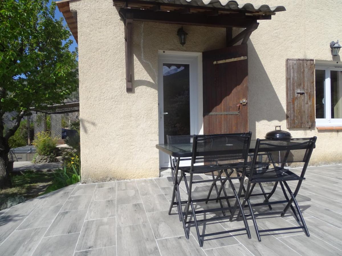 Gite Les Iris La Robine-Sur-Galabre Exterior foto